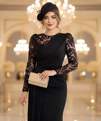 لباس مجلسی زنانه دلا بسیار شیک و جذاب و جدید و فاخر مشکی