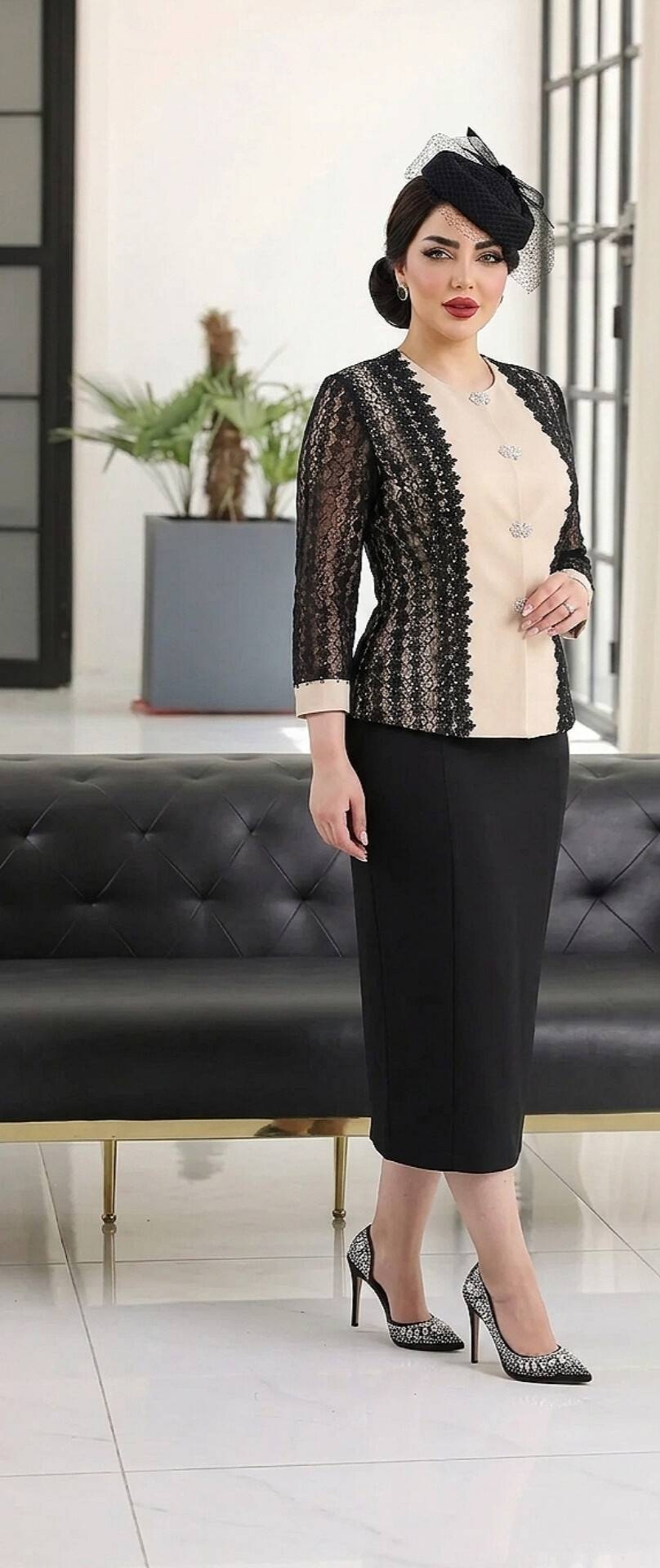 ست کت و سارافون مزونی و مجلسی زنانه جانان نگین دوزی مازراتی درجه یک و دانتل رنگ کرم مشکی از سایز بزرگ سایز ۴۴ تا ۵۲