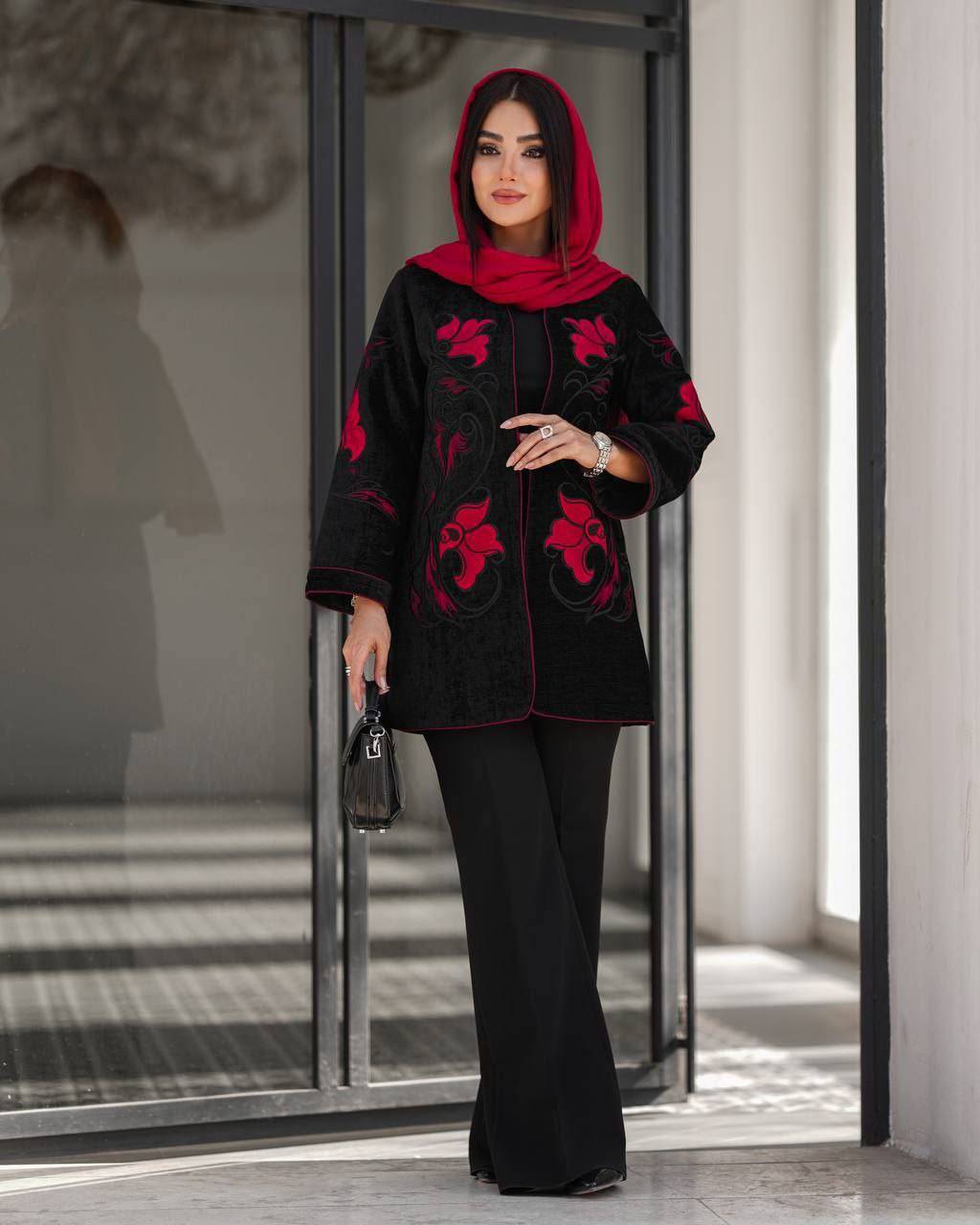 کت تک چکاوک زنانه با طرح گل های قرمز شیک جذاب ، کت مانتویی تک رنگ در سایز۳۸تا ۵۰