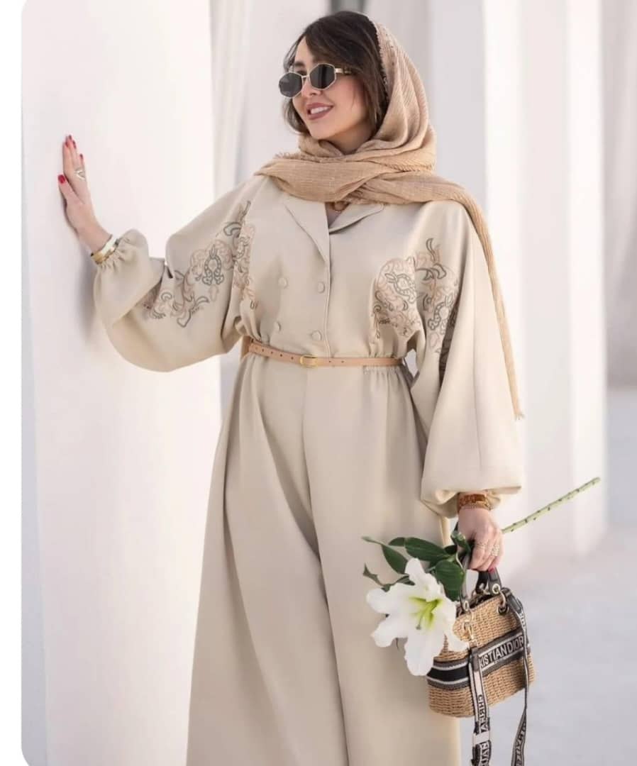 اورال زنانه گلاره سرهمی زنانه گلدوزی رنگ کرم مازراتی درجه یک و گرم بالا فری سایز از ۳۸ تا ۴۸